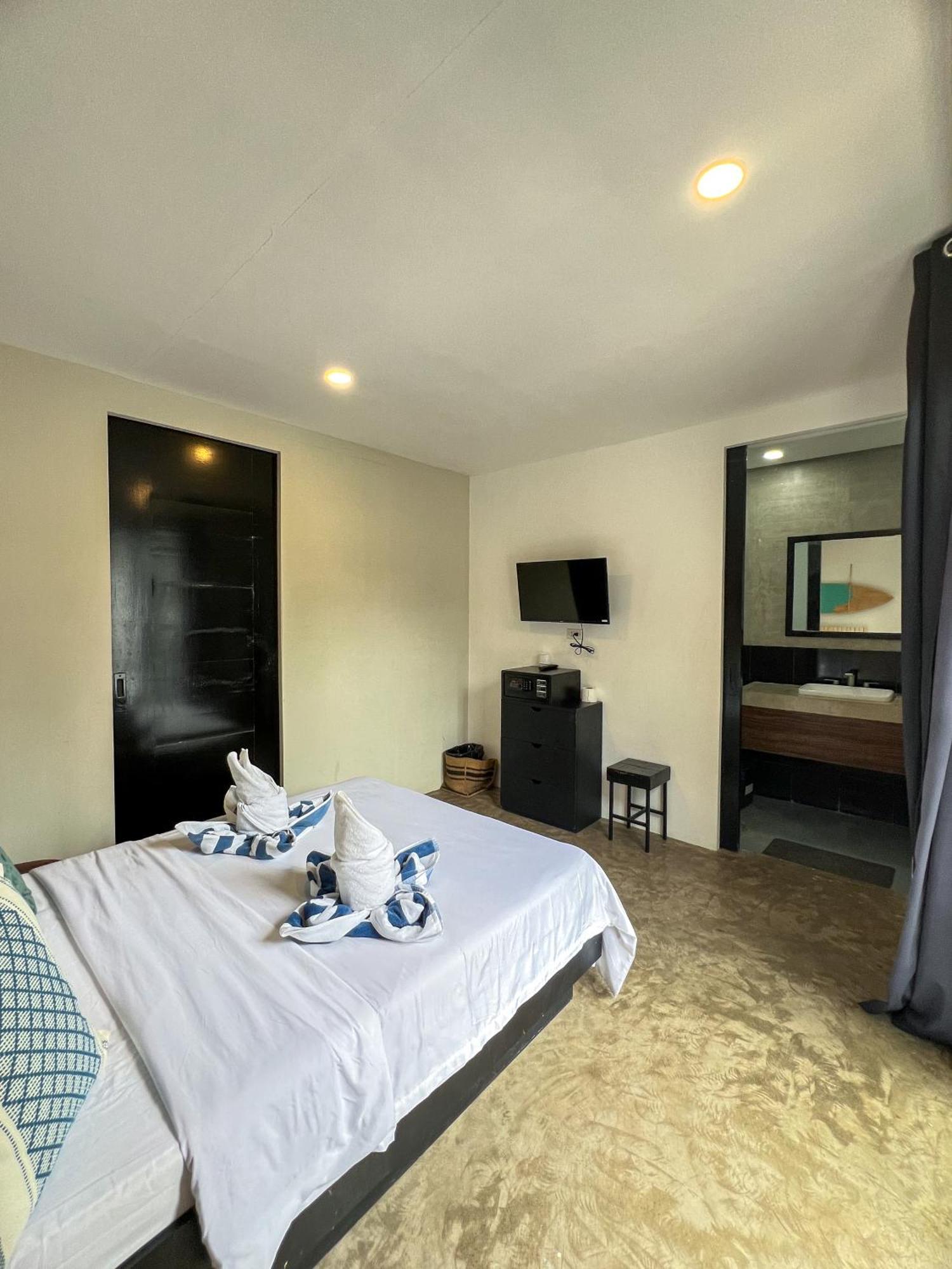 Siargao Bed And Brewery Hotel เจเนอรัลลูนา ภายนอก รูปภาพ